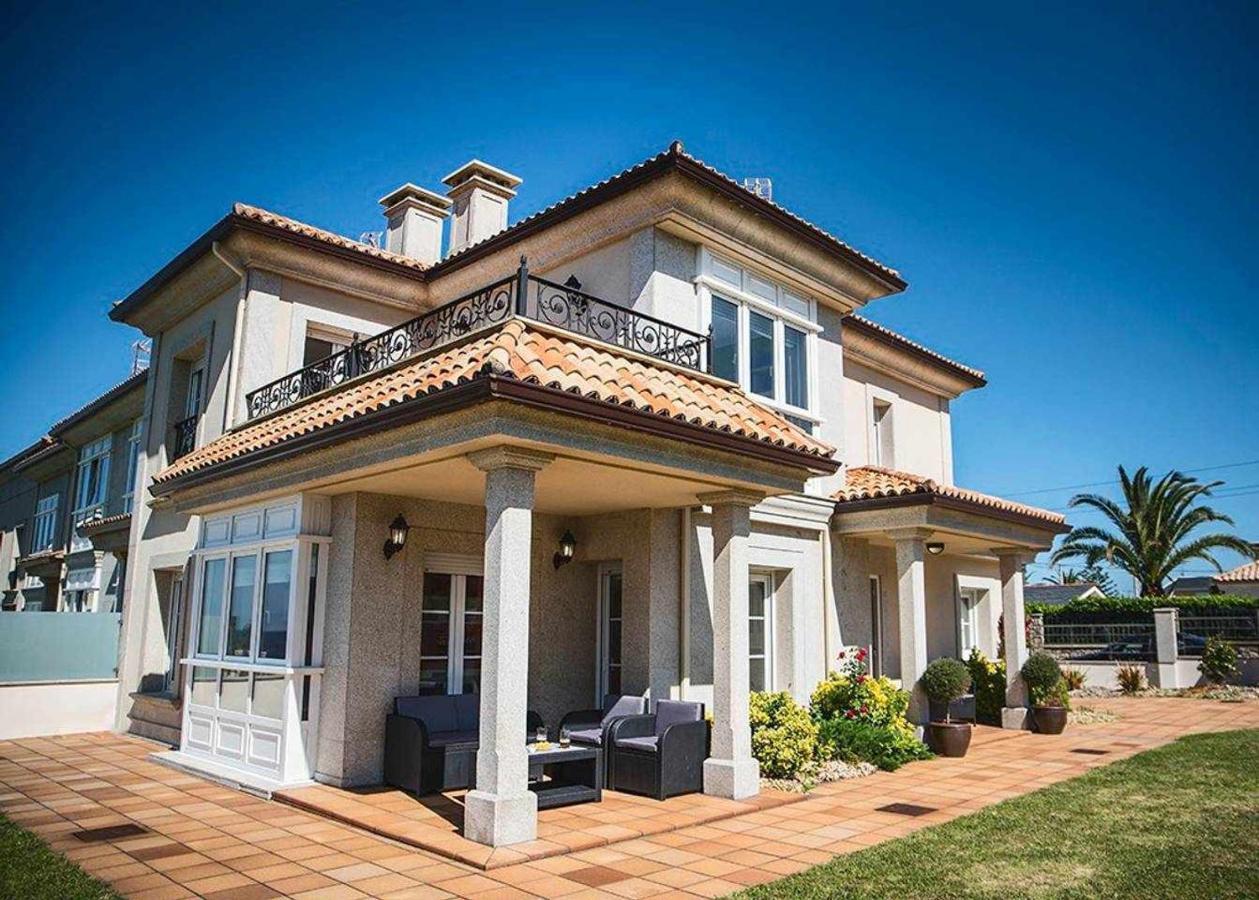 Вилла Chalet Pareado Con Jardin En 1ª Linea De Mar Burela Экстерьер фото