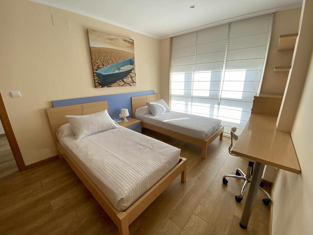 Вилла Chalet Pareado Con Jardin En 1ª Linea De Mar Burela Экстерьер фото