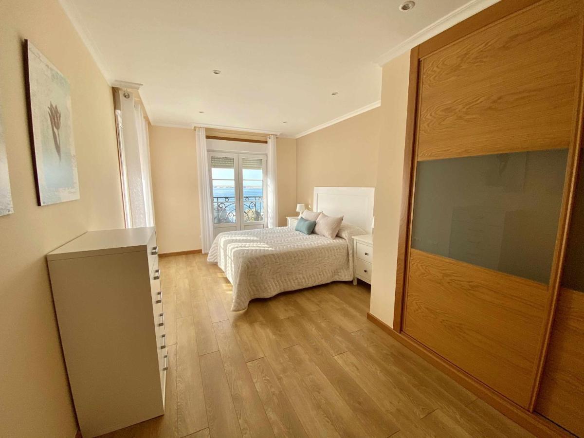 Вилла Chalet Pareado Con Jardin En 1ª Linea De Mar Burela Экстерьер фото